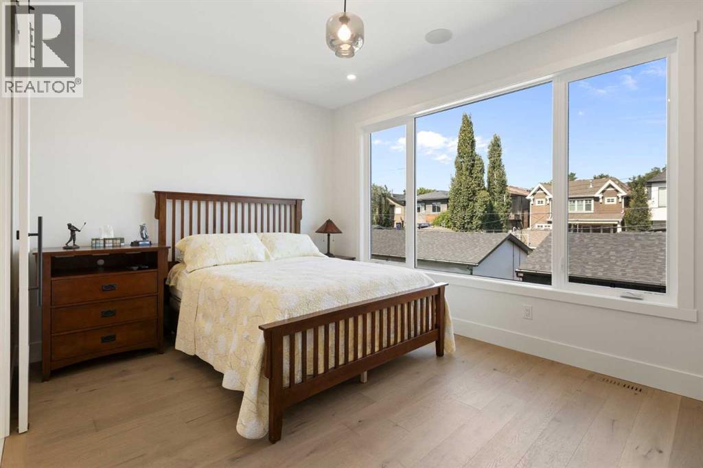 Single Family House for Sale in   Avenue SW Altadore Calgary 