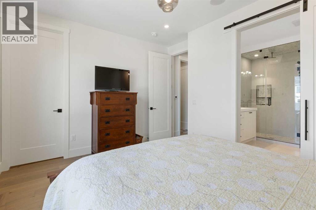 Single Family House for Sale in   Avenue SW Altadore Calgary 