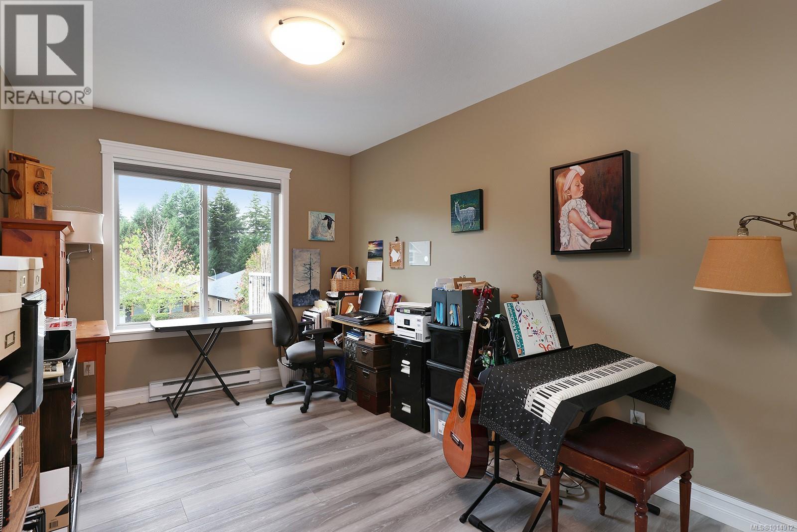 2473 Avro Arrow Dr, Comox