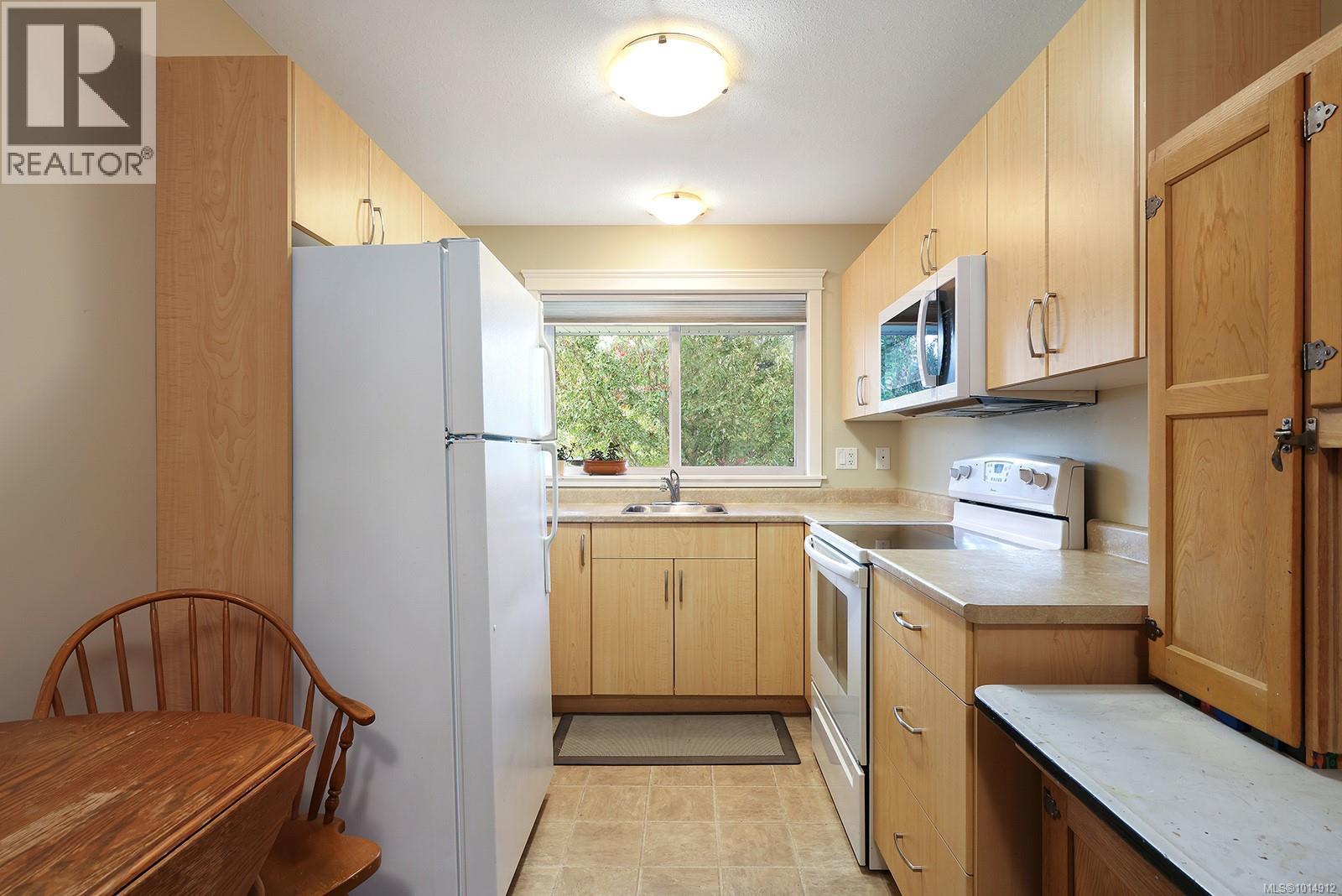 2473 Avro Arrow Dr, Comox