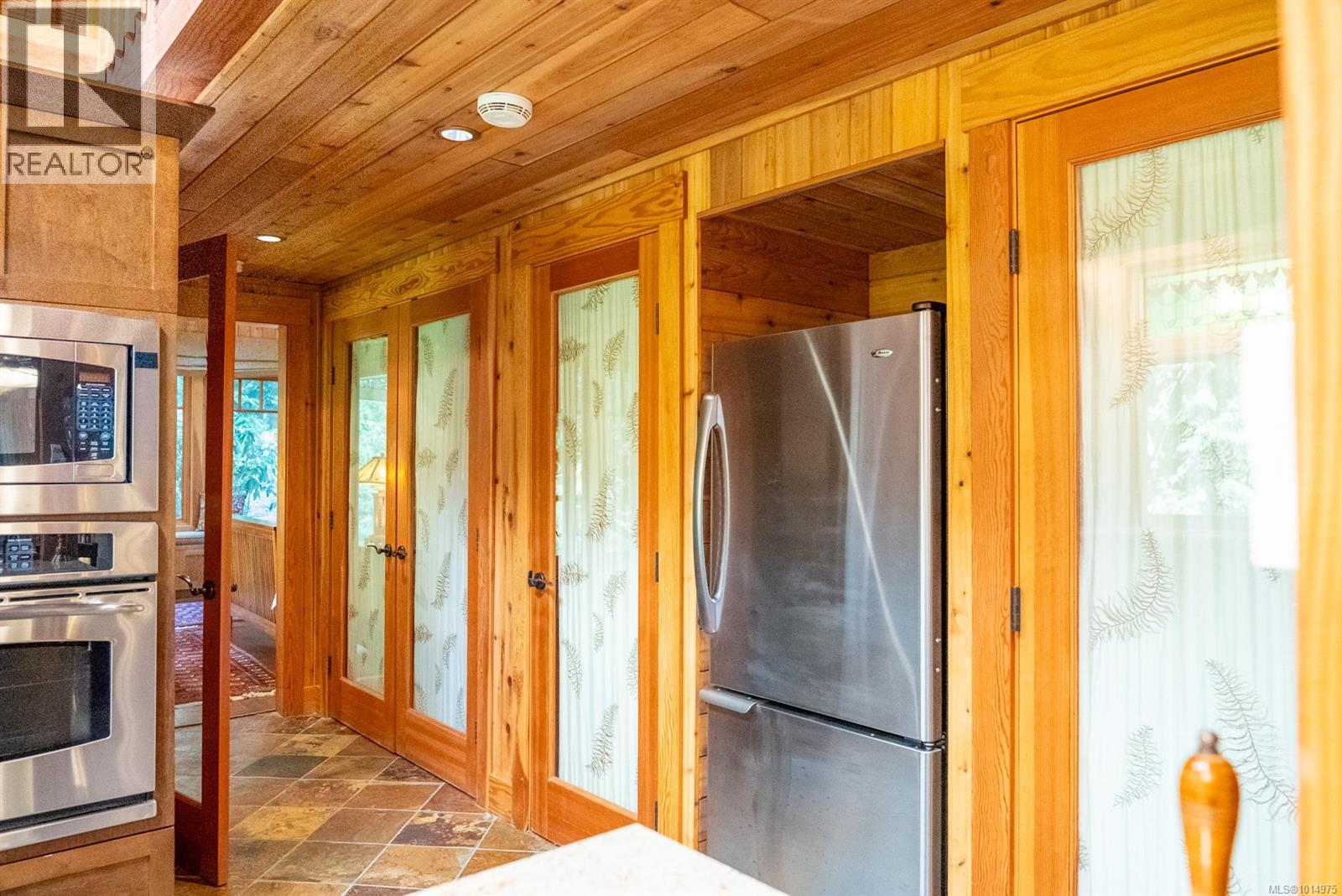8807 Ainslie Point Rd, Pender Island