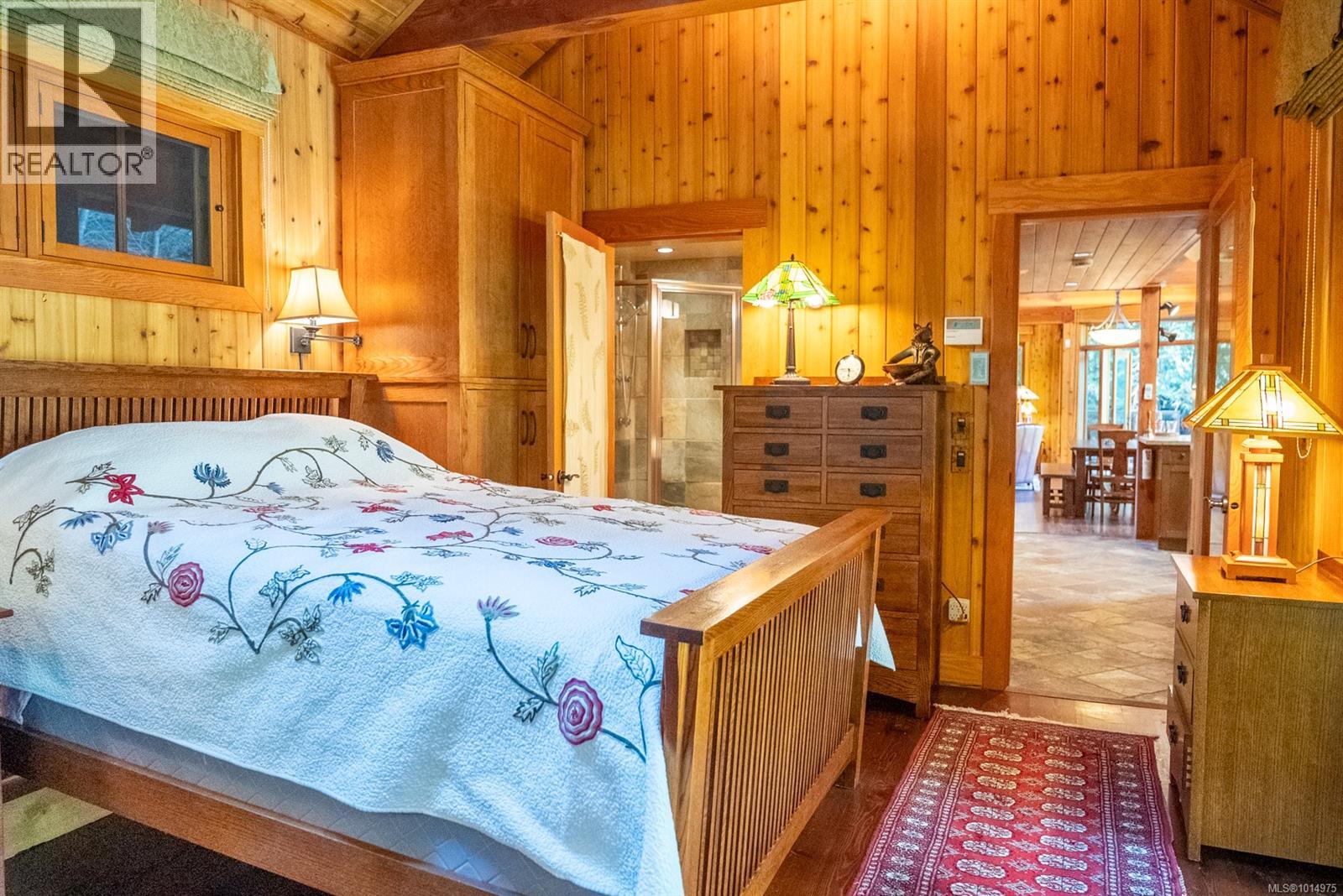 8807 Ainslie Point Rd, Pender Island