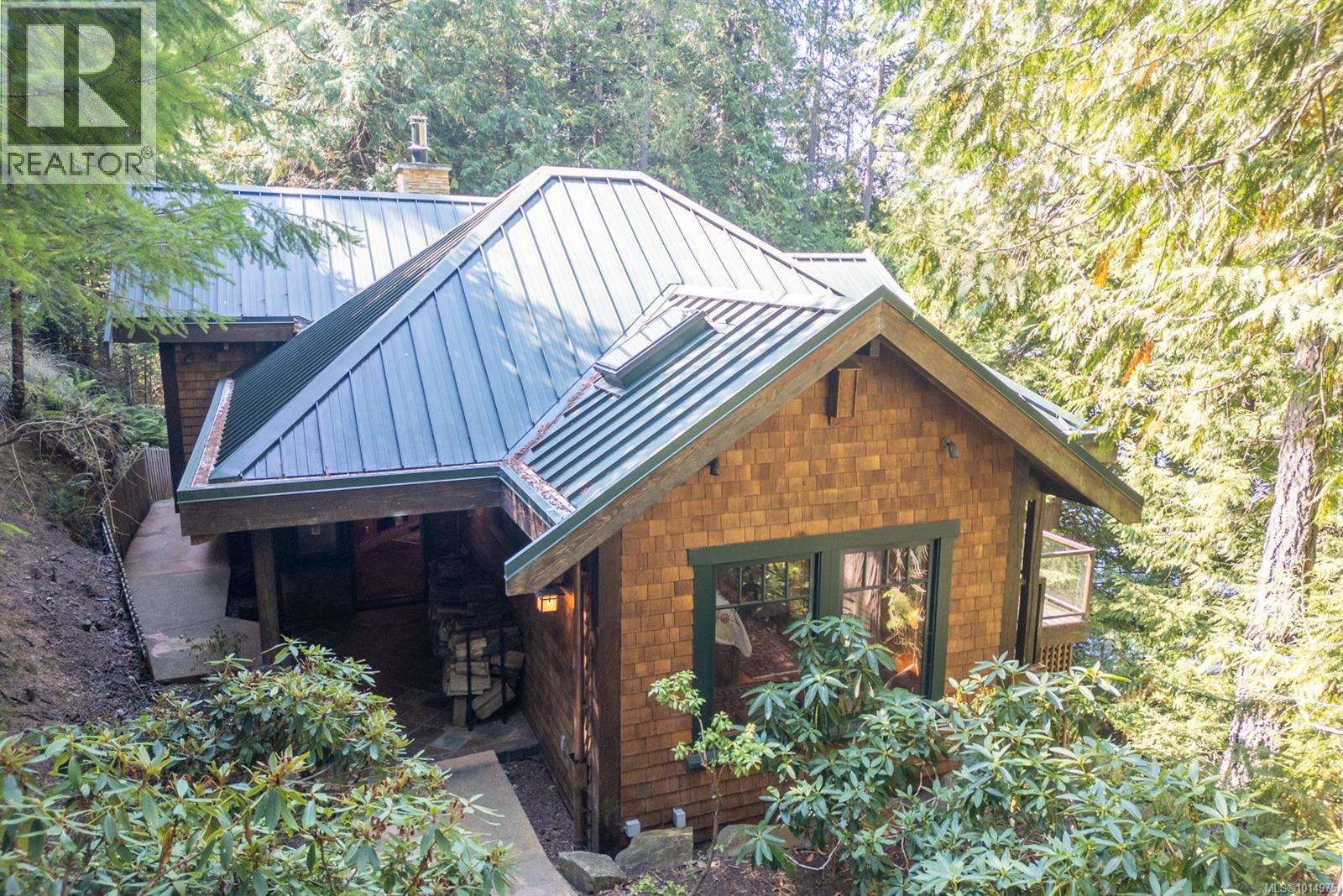 8807 Ainslie Point Rd, Pender Island