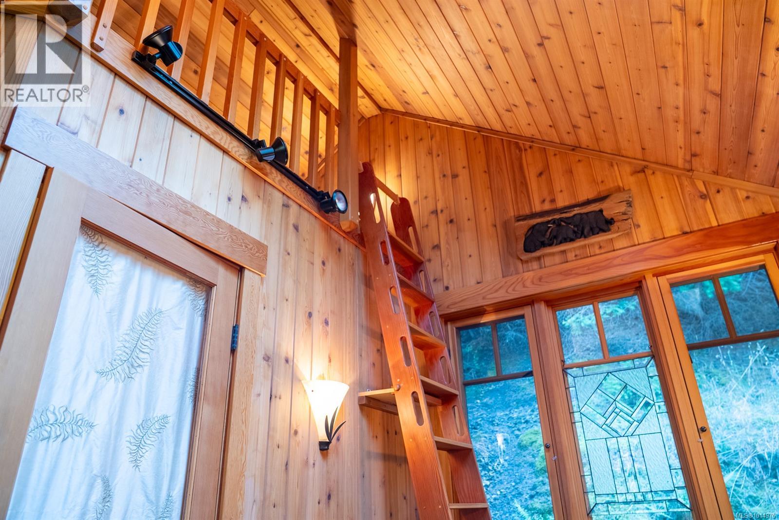 8807 Ainslie Point Rd, Pender Island