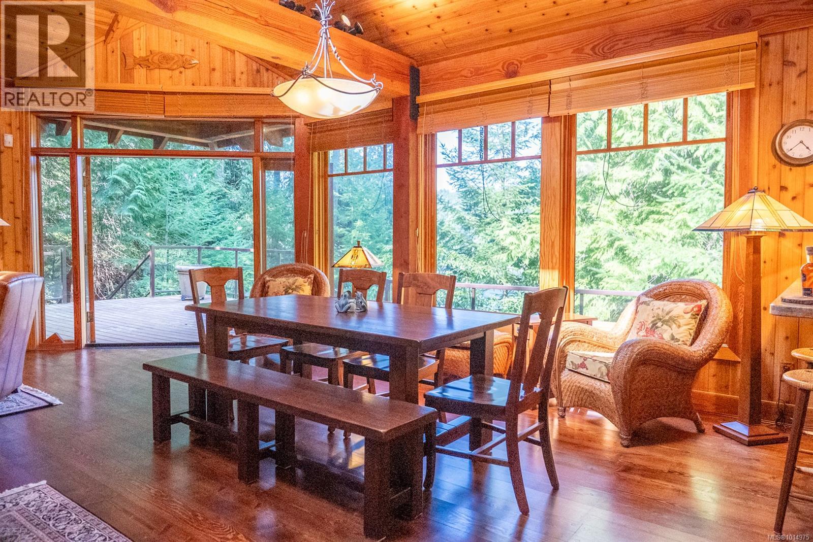 8807 Ainslie Point Rd, Pender Island