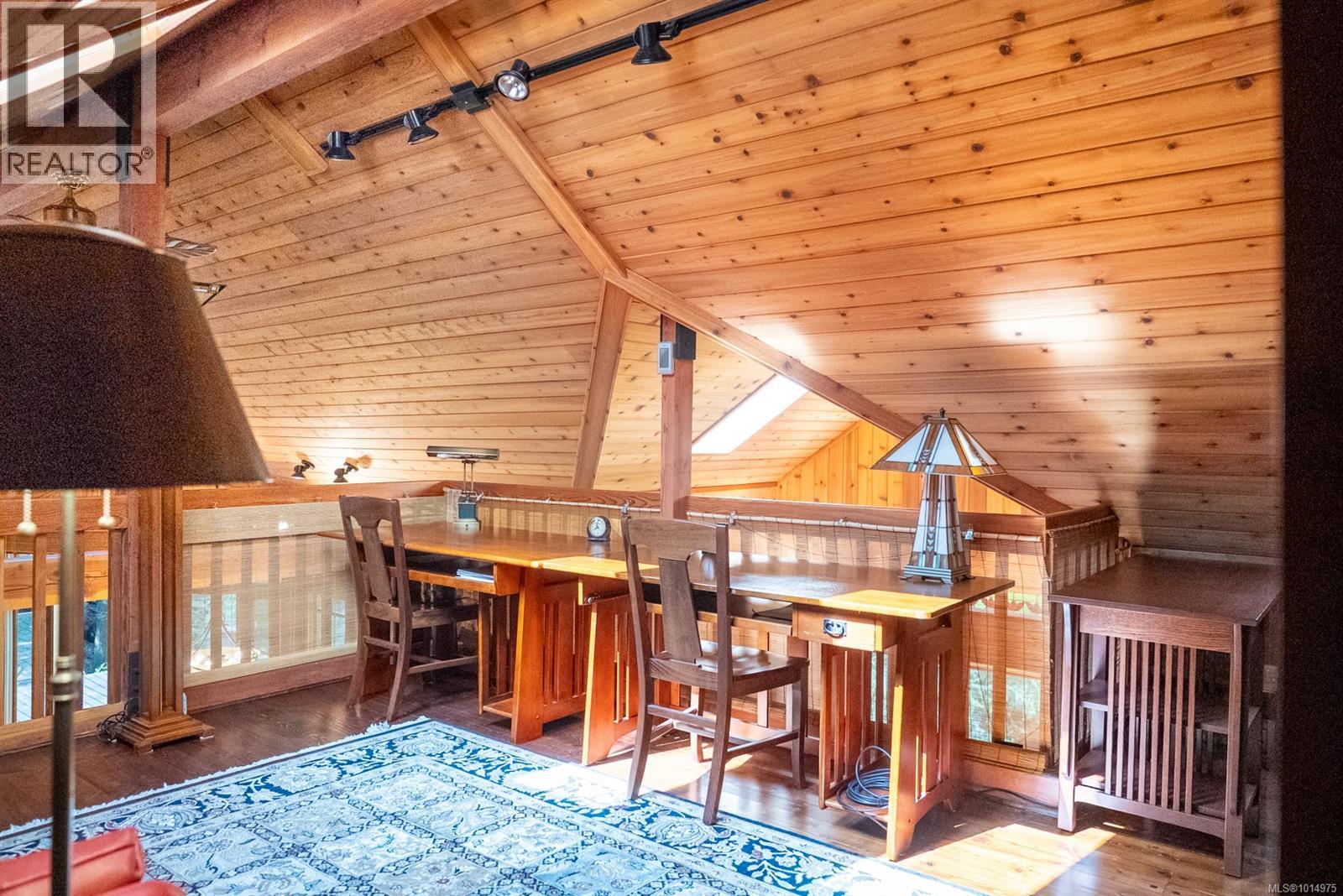 8807 Ainslie Point Rd, Pender Island