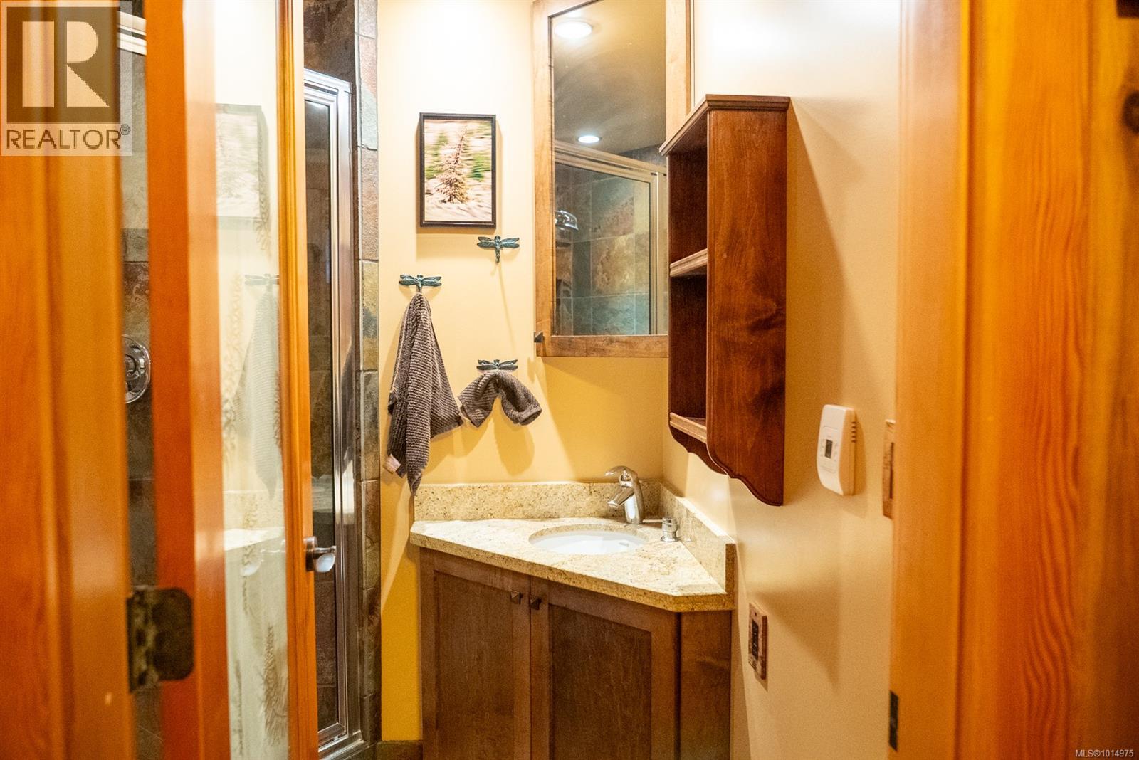 8807 Ainslie Point Rd, Pender Island