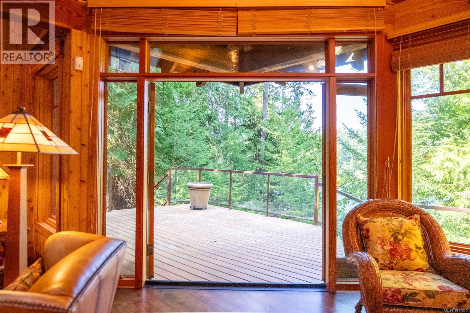 8807 Ainslie Point Rd, Pender Island