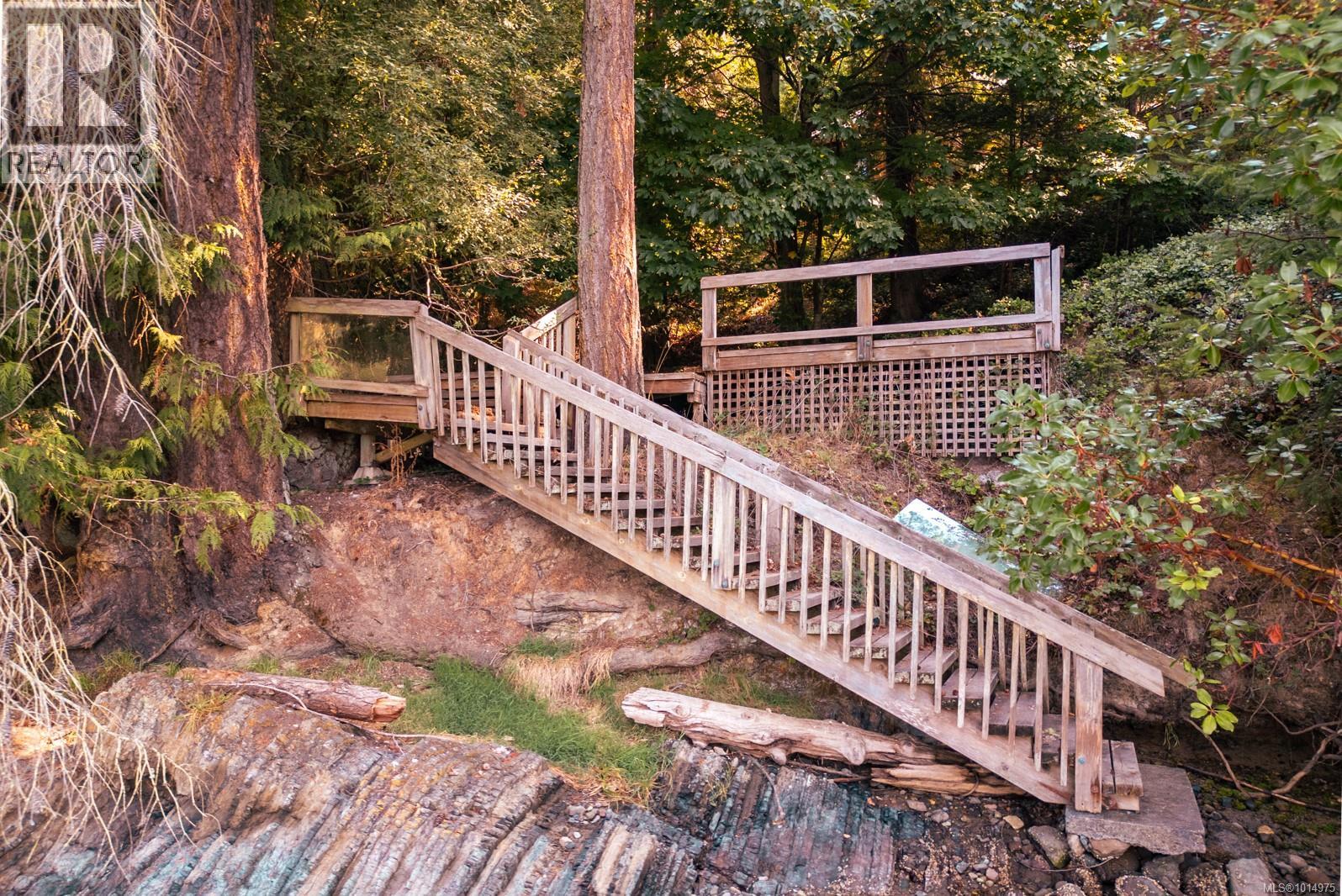 8807 Ainslie Point Rd, Pender Island