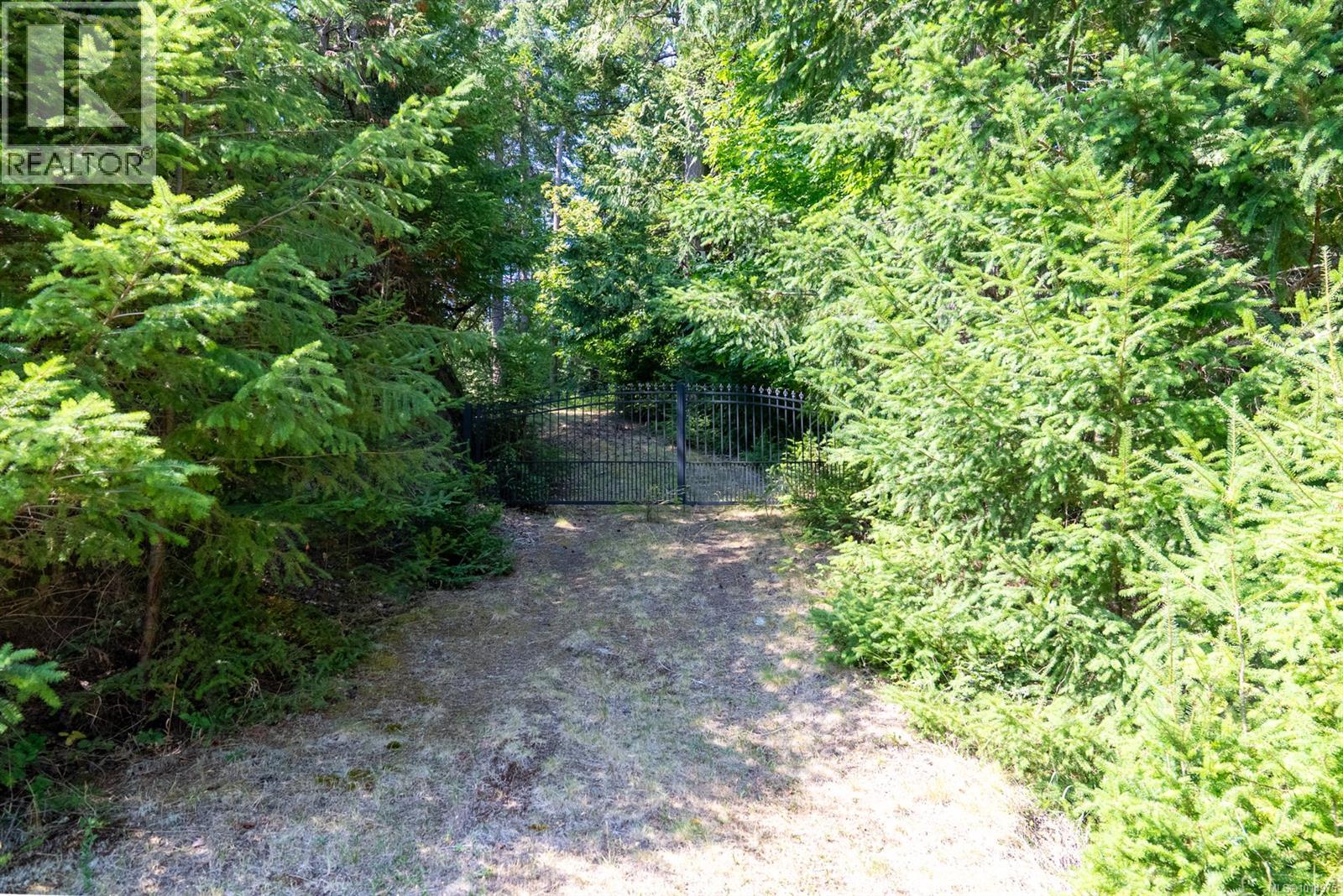 8807 Ainslie Point Rd, Pender Island