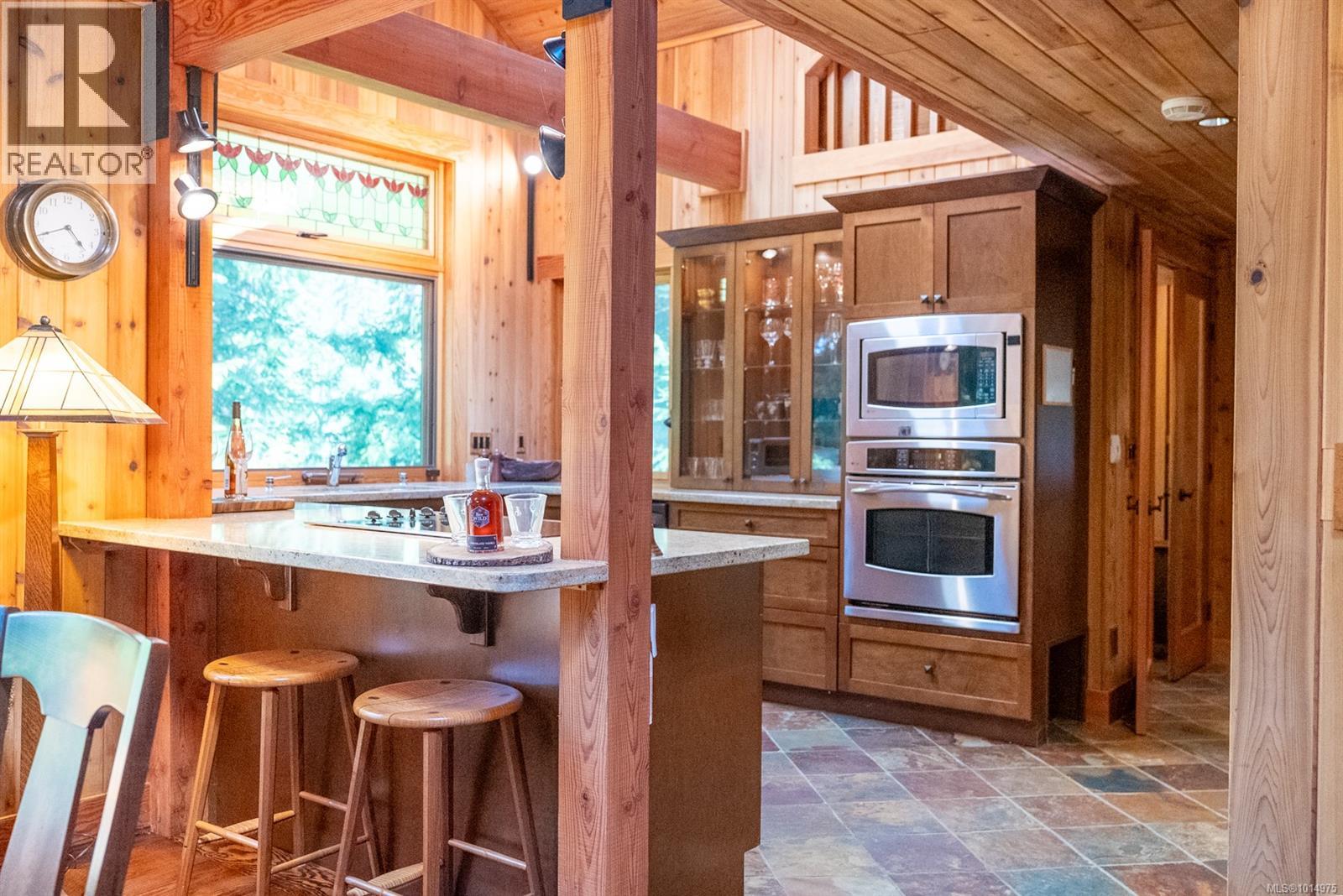 8807 Ainslie Point Rd, Pender Island
