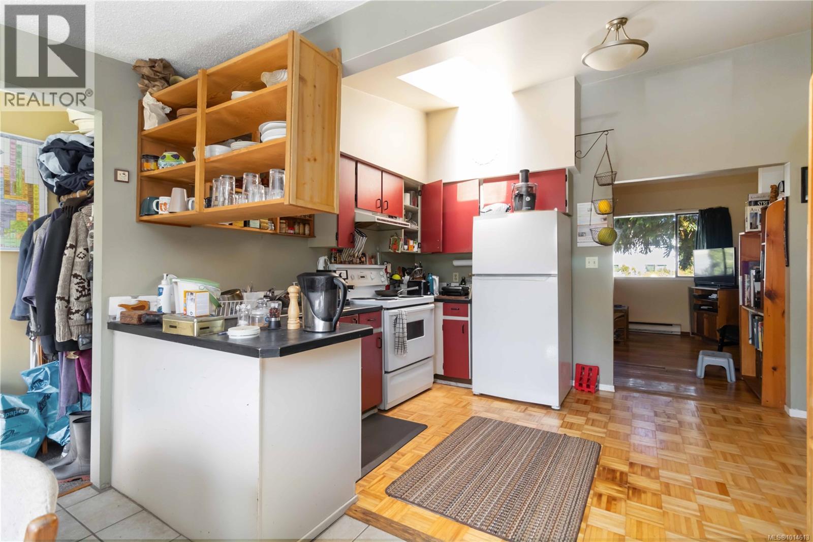 1415 LANG St, Victoria