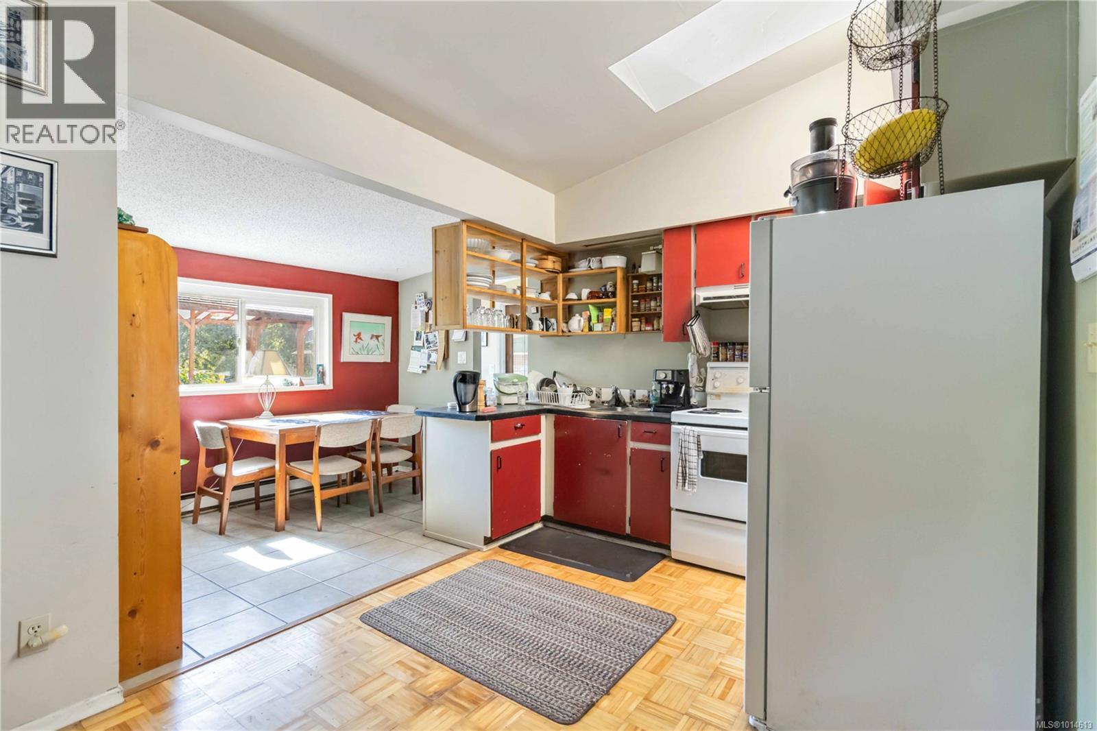 1415 LANG St, Victoria