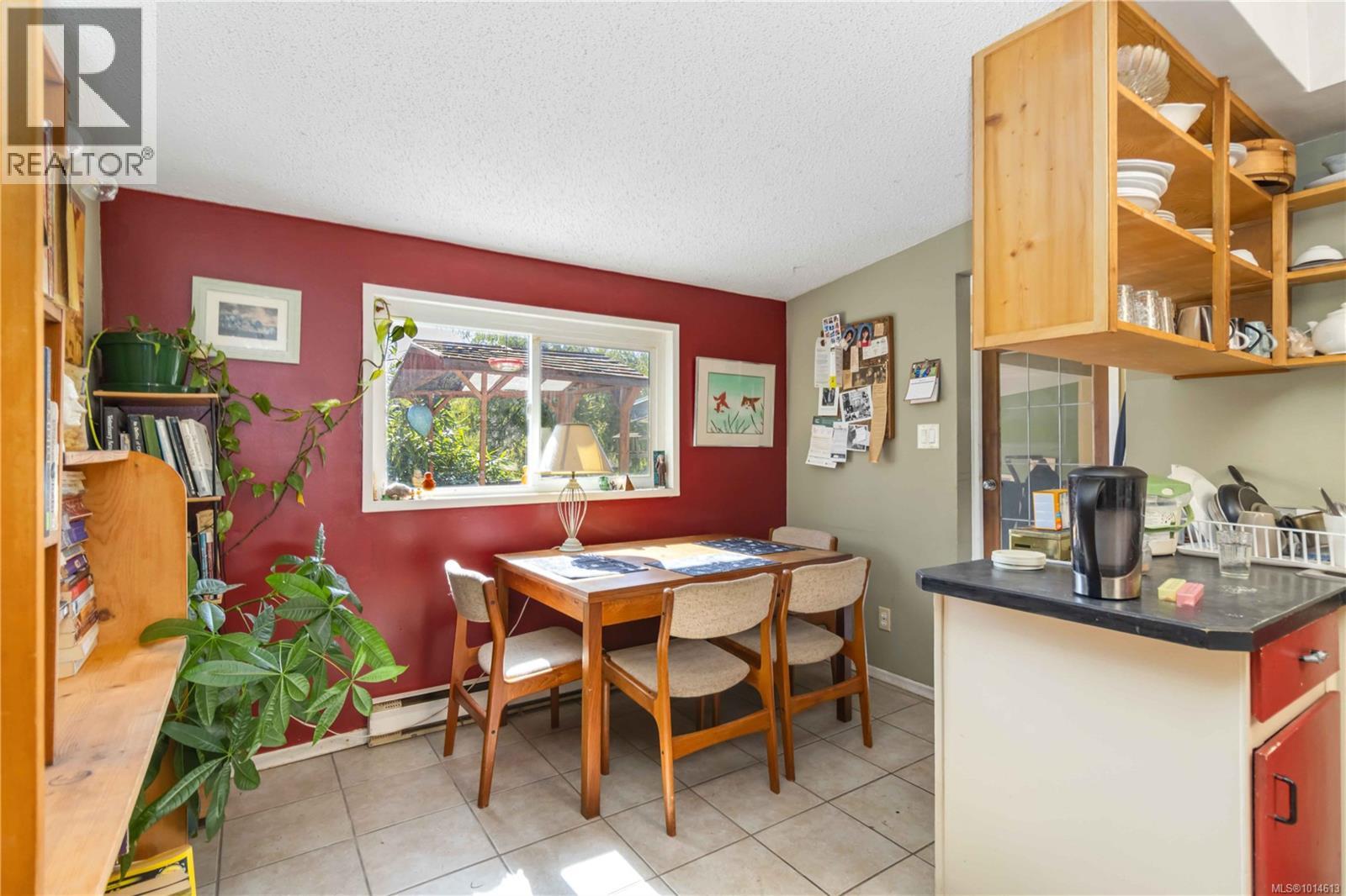 1415 LANG St, Victoria