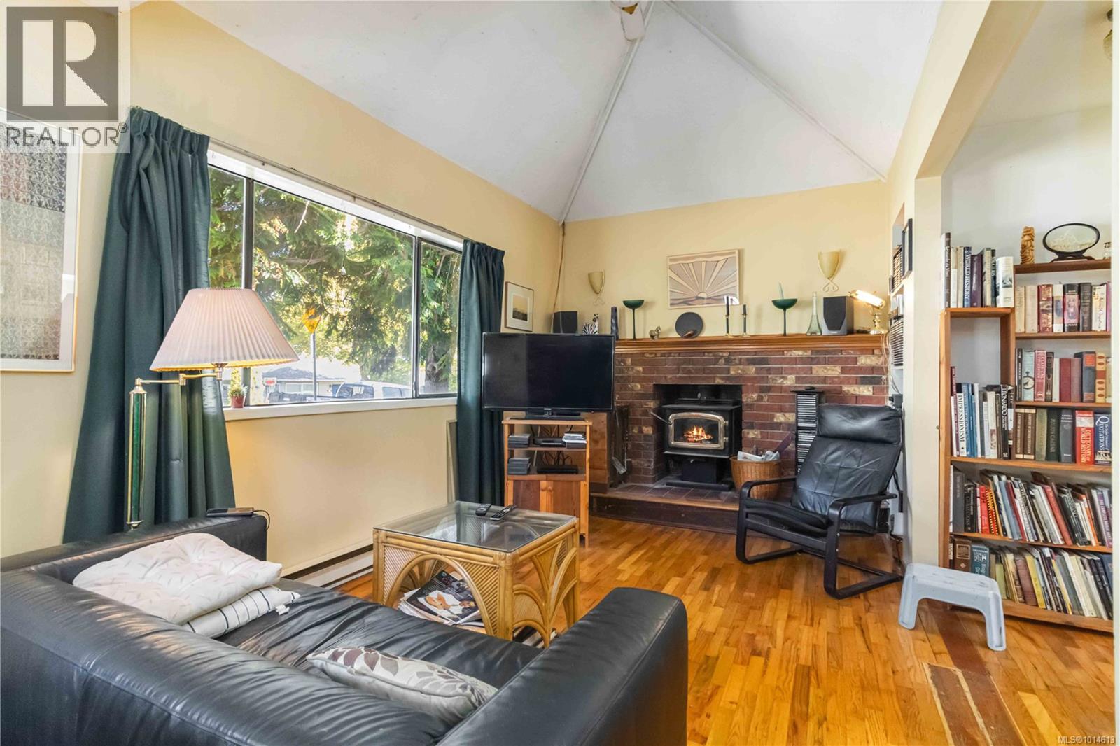 1415 LANG St, Victoria