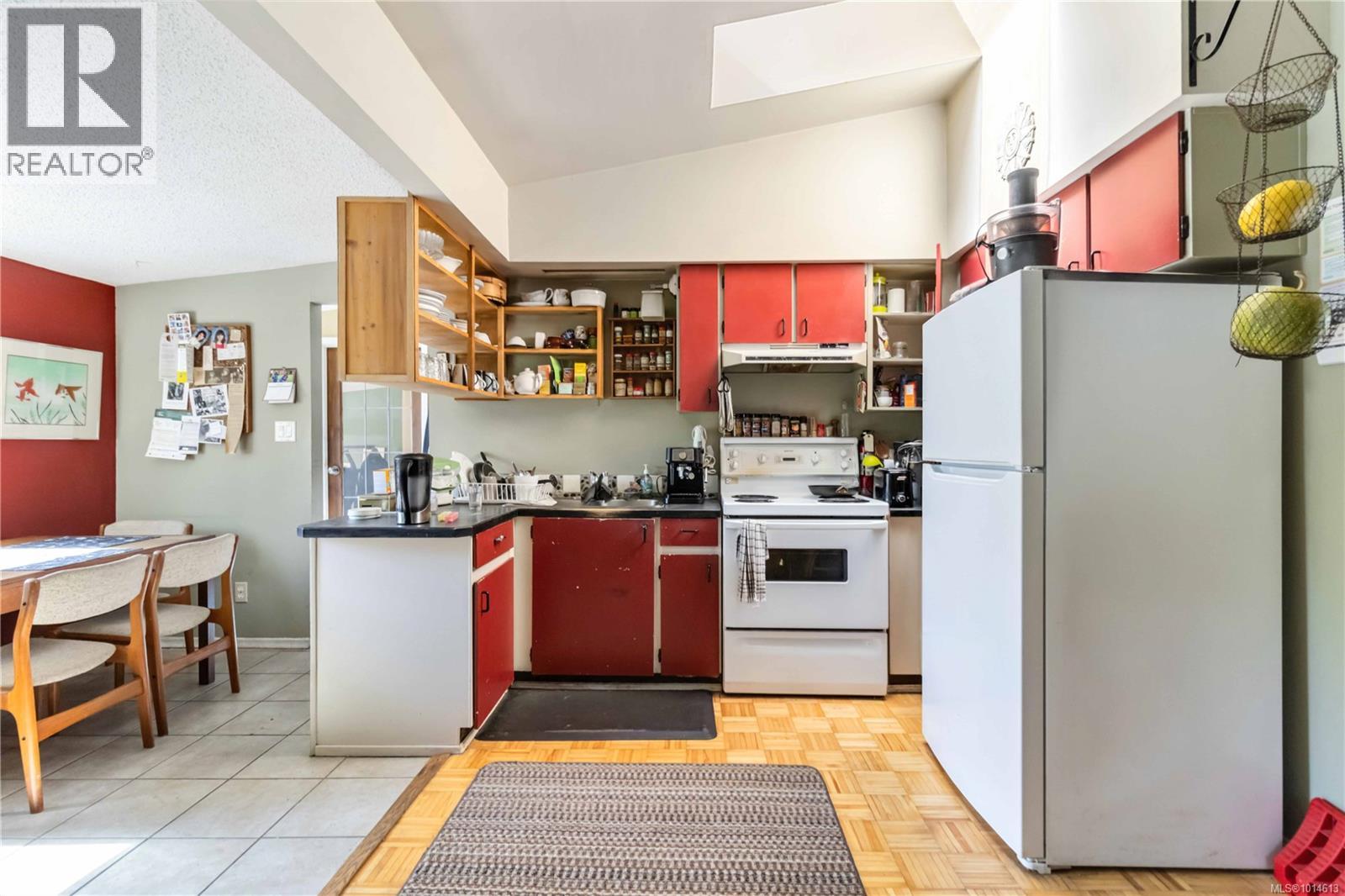 1415 LANG St, Victoria
