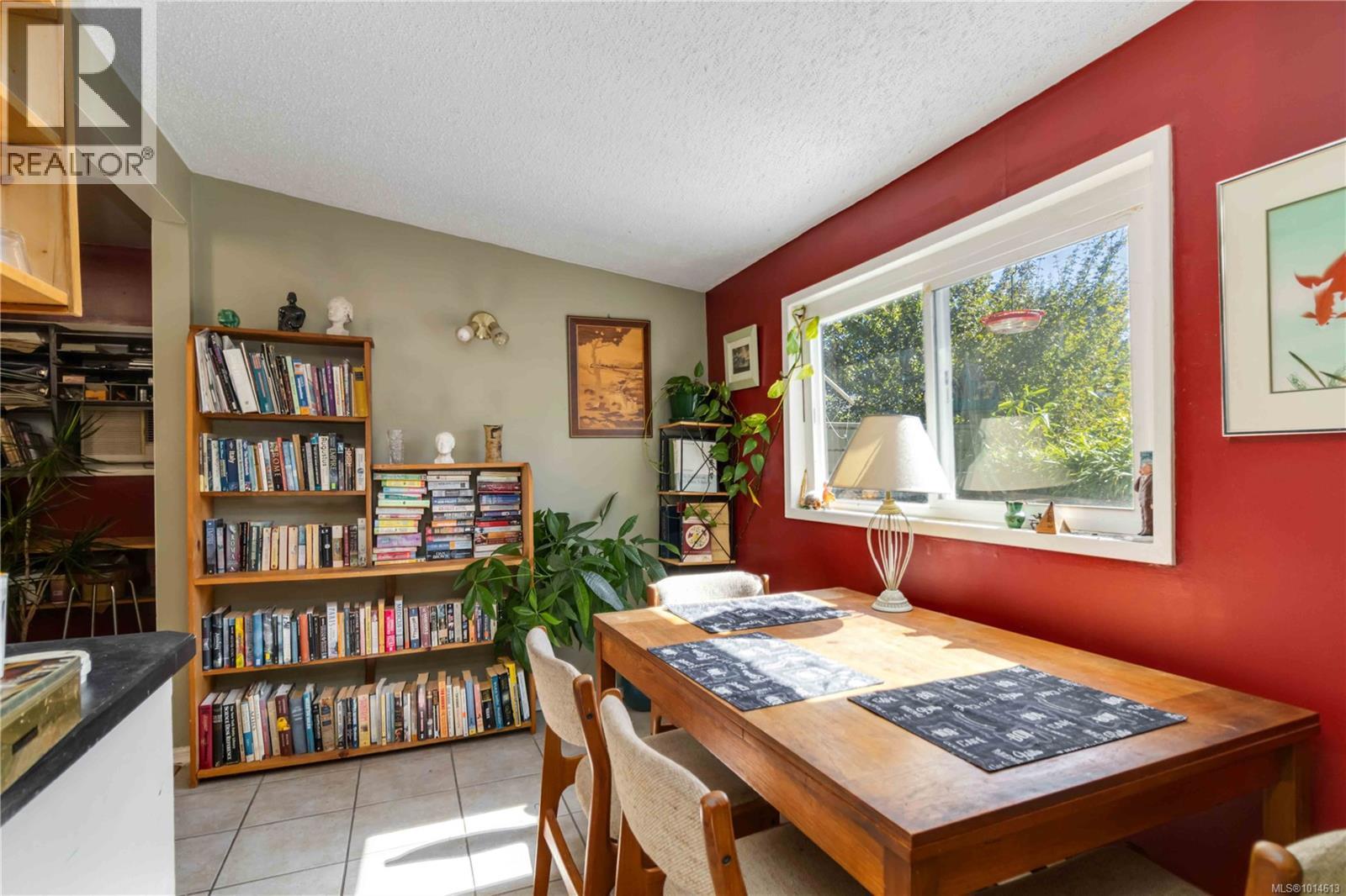 1415 LANG St, Victoria