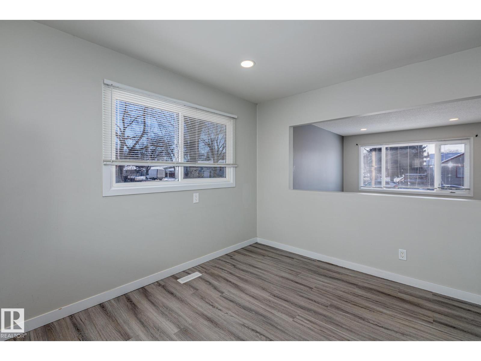 8504 121 AV NW, Edmonton