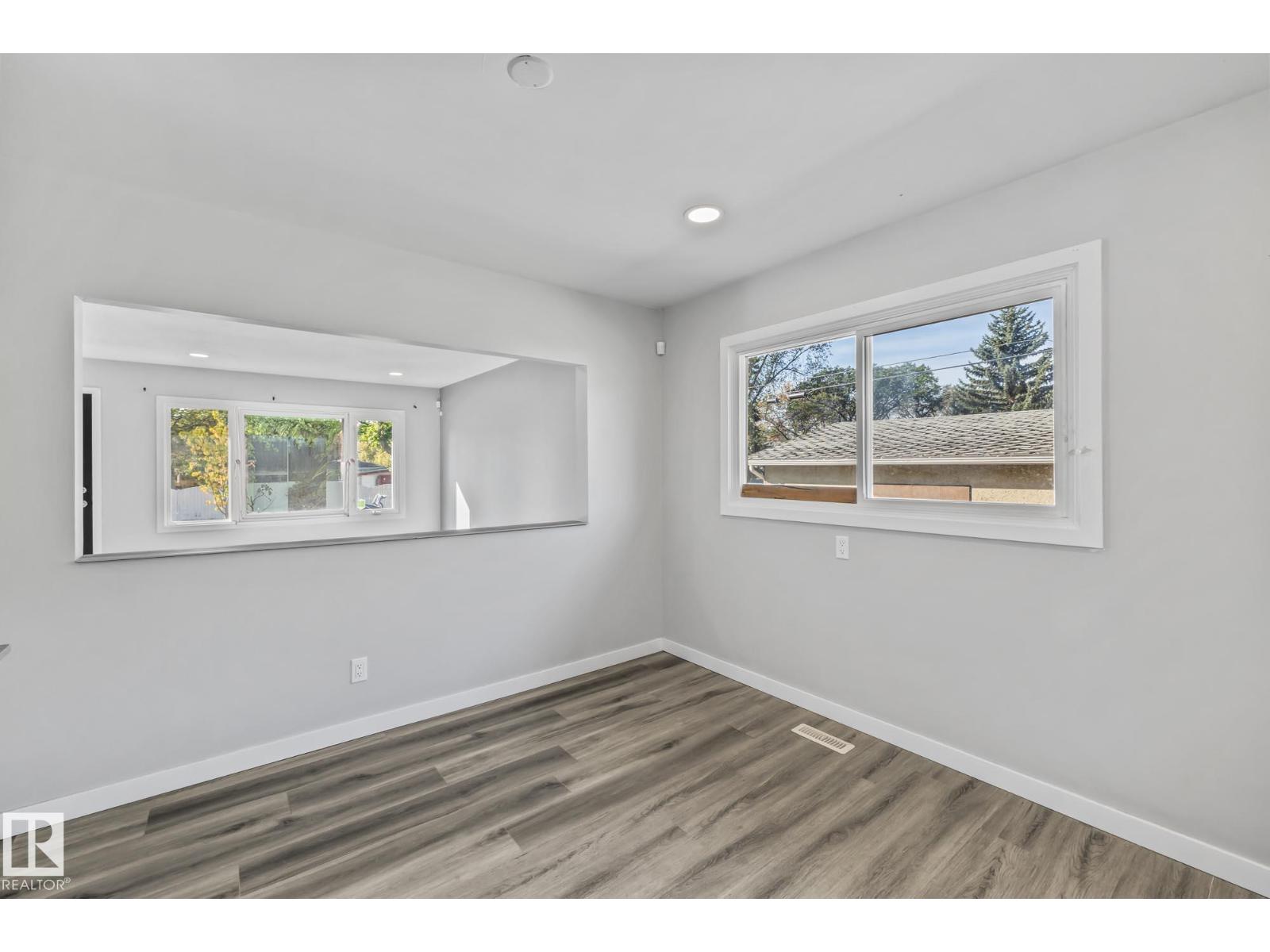 8504 121 AV NW, Edmonton