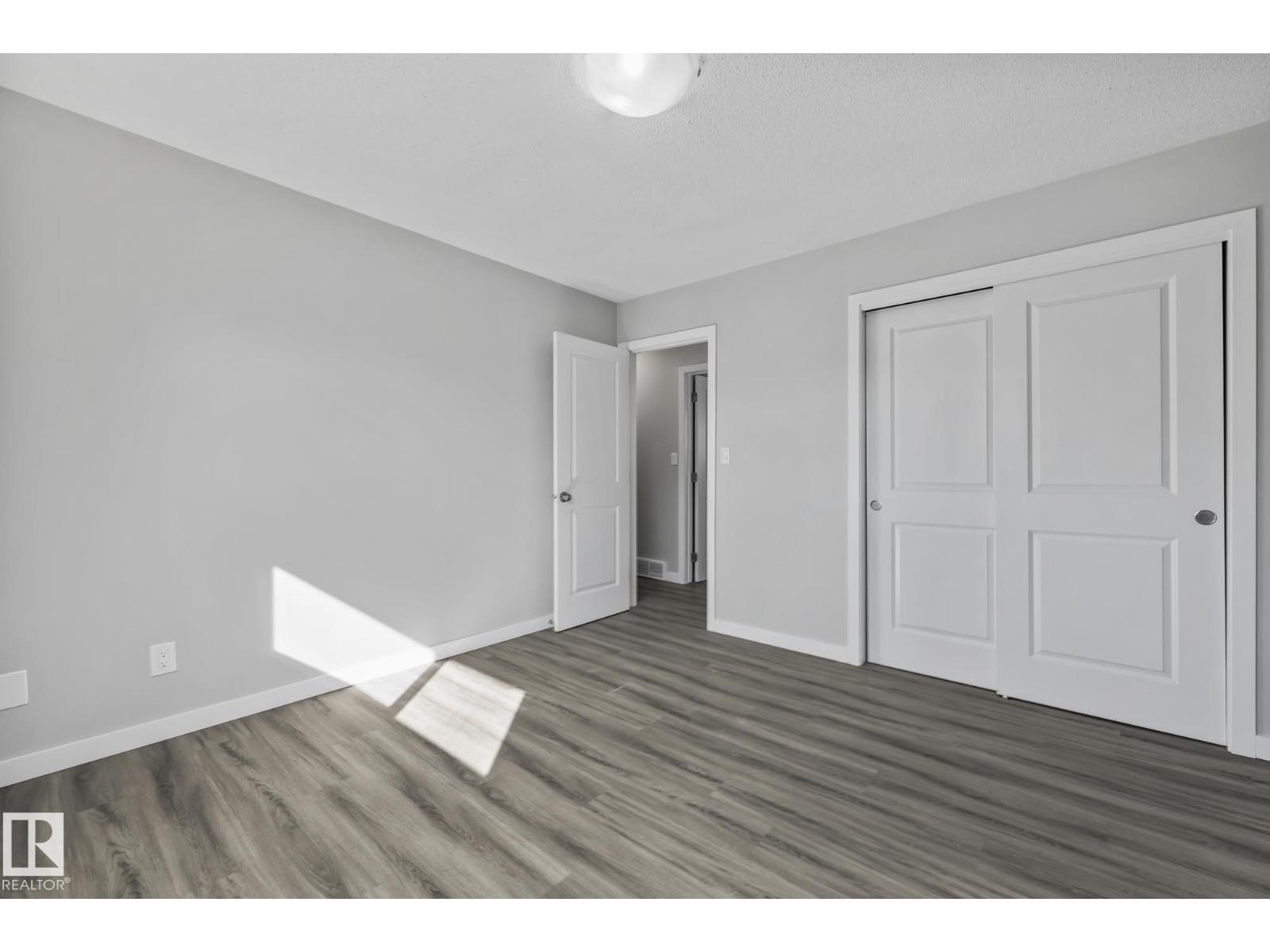 8504 121 AV NW, Edmonton