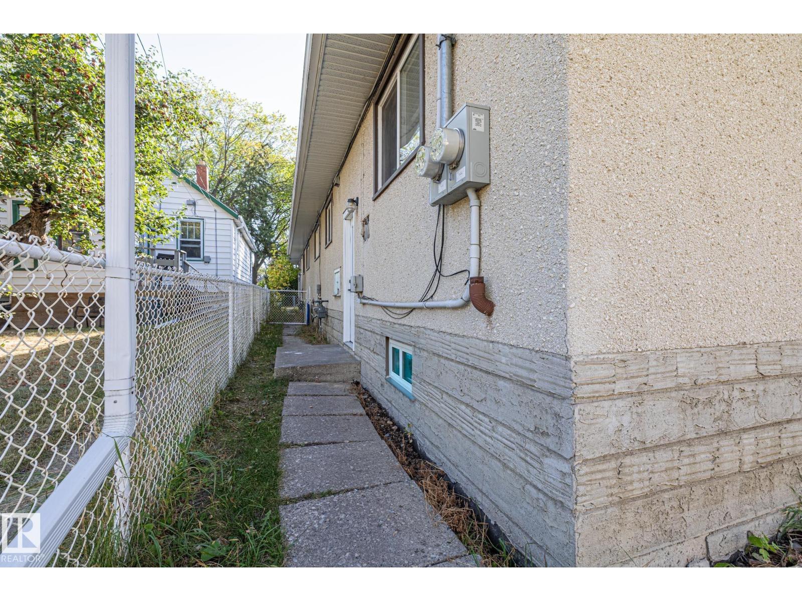 8504 121 AV NW, Edmonton