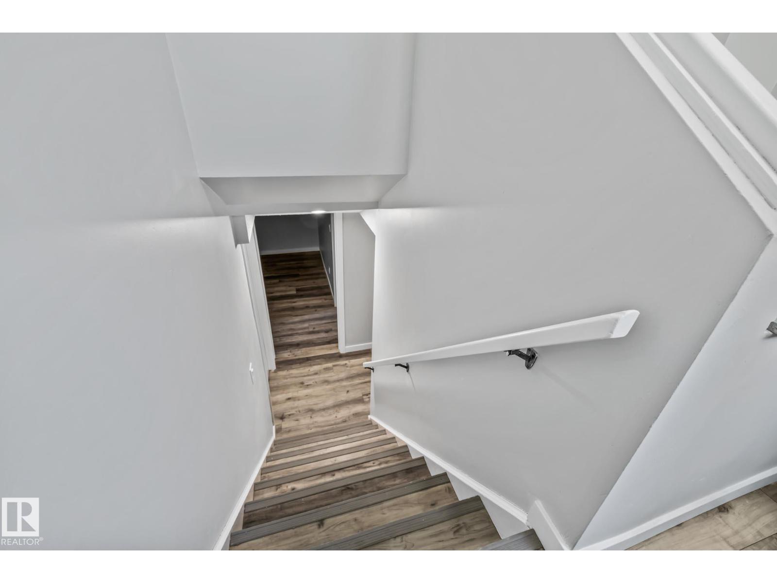 8504 121 AV NW, Edmonton