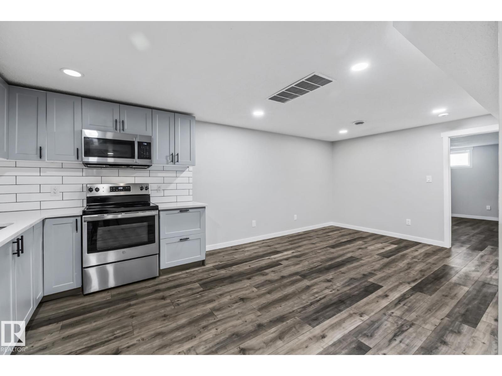 8504 121 AV NW, Edmonton