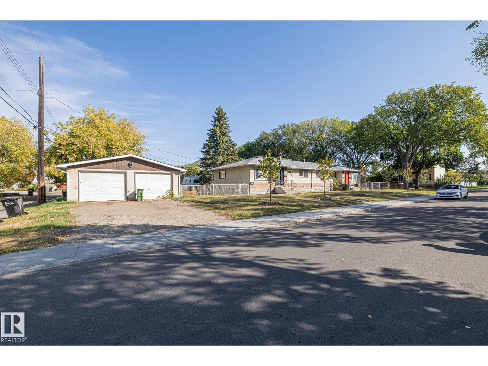 8504 121 AV NW, Edmonton