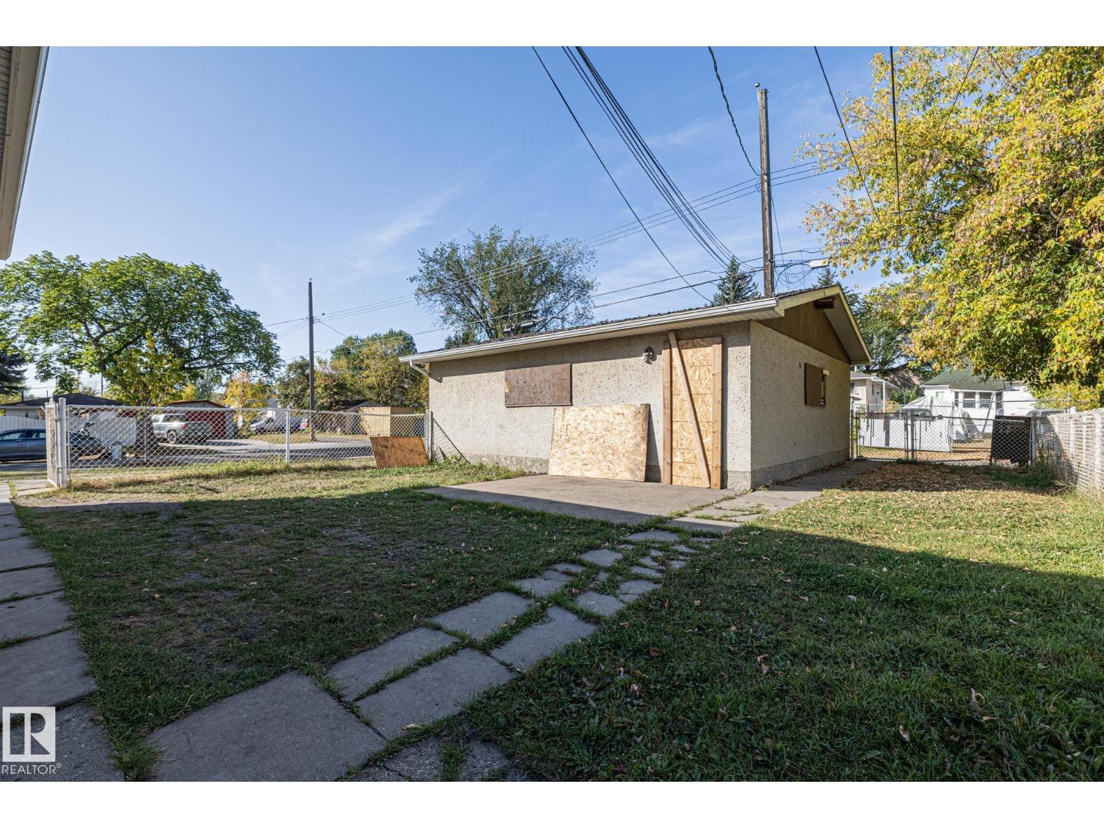 8504 121 AV NW, Edmonton