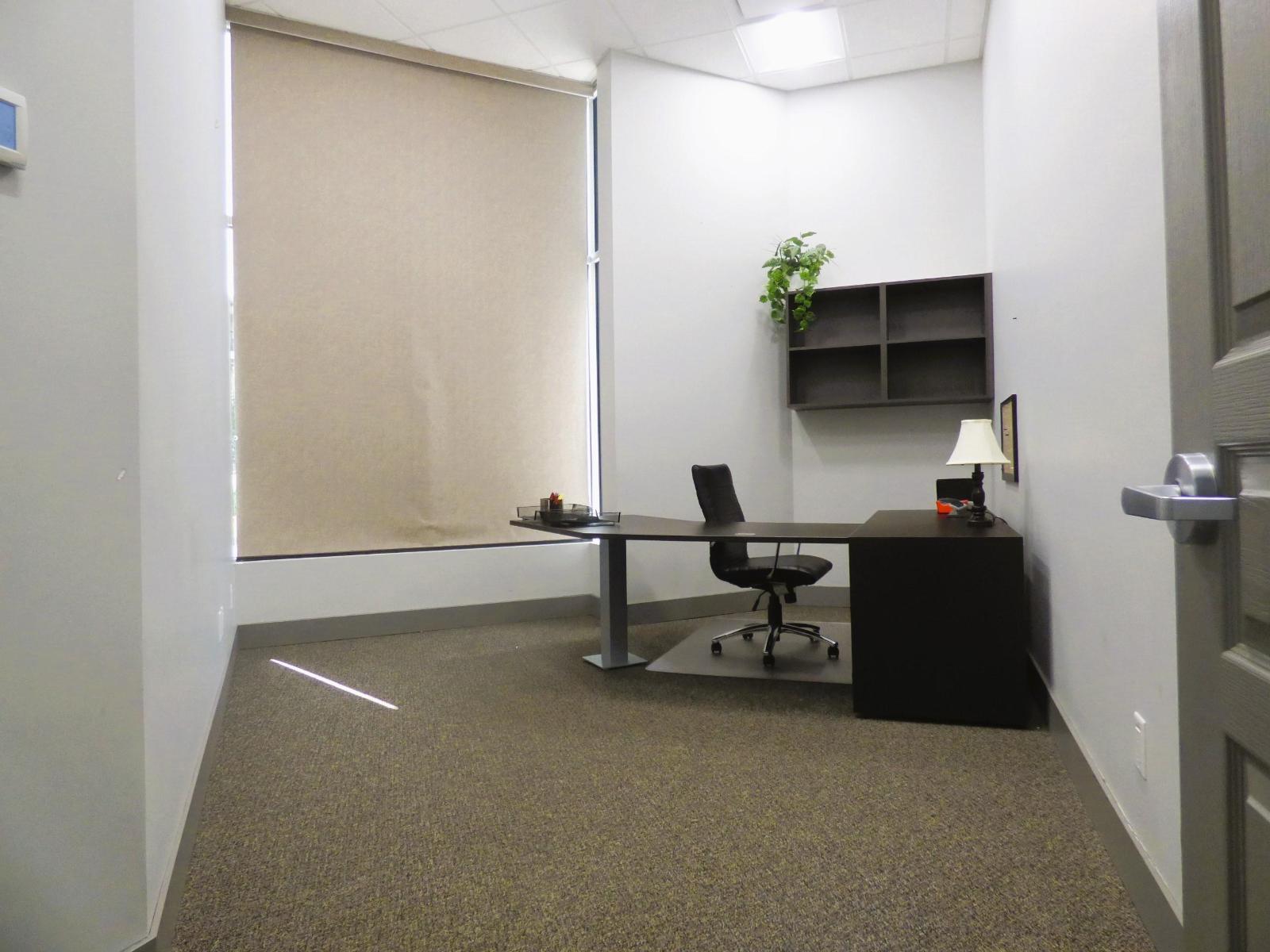 Office in Chilliwack - Image 12