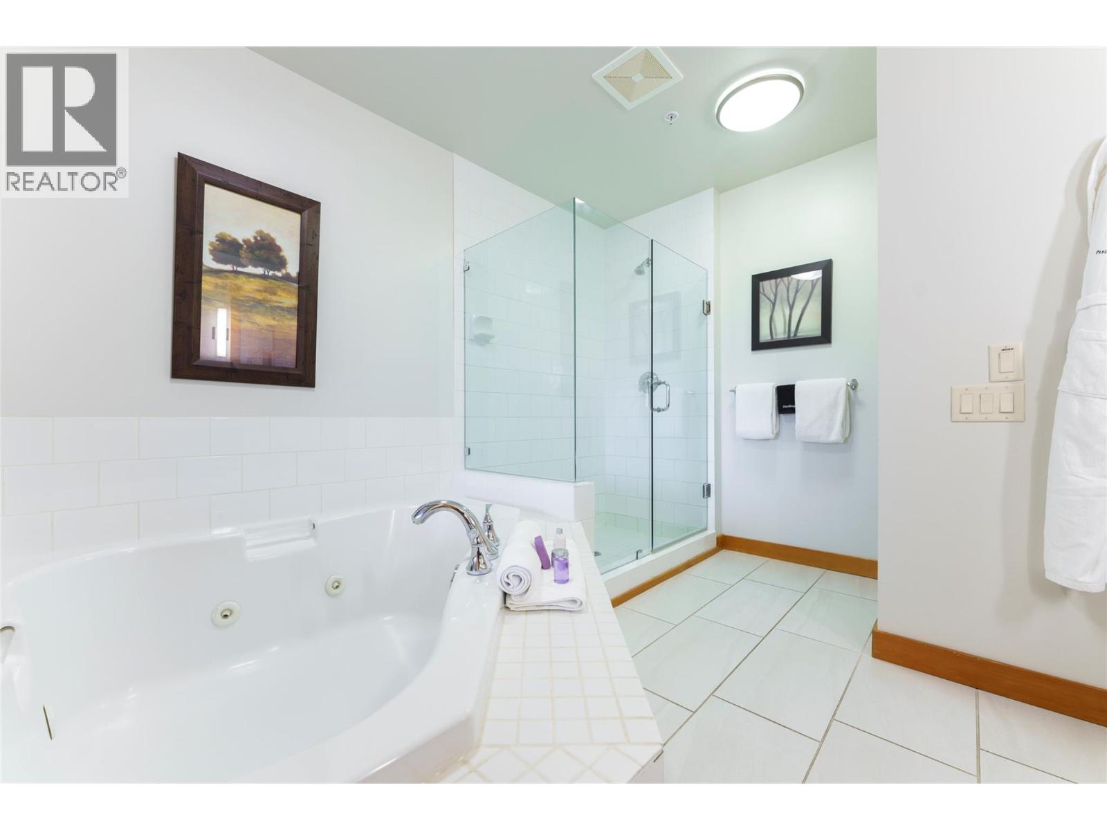 105 Village Centre Court Unit# 324, Vernon