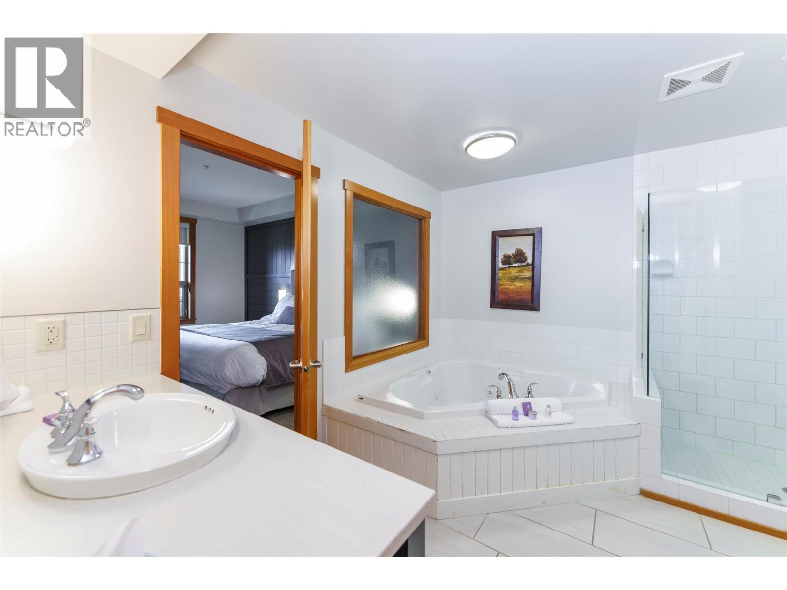 105 Village Centre Court Unit# 324, Vernon