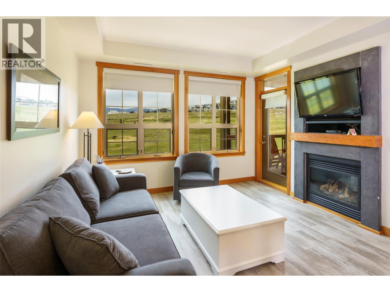 105 Village Centre Court Unit# 324, Vernon
