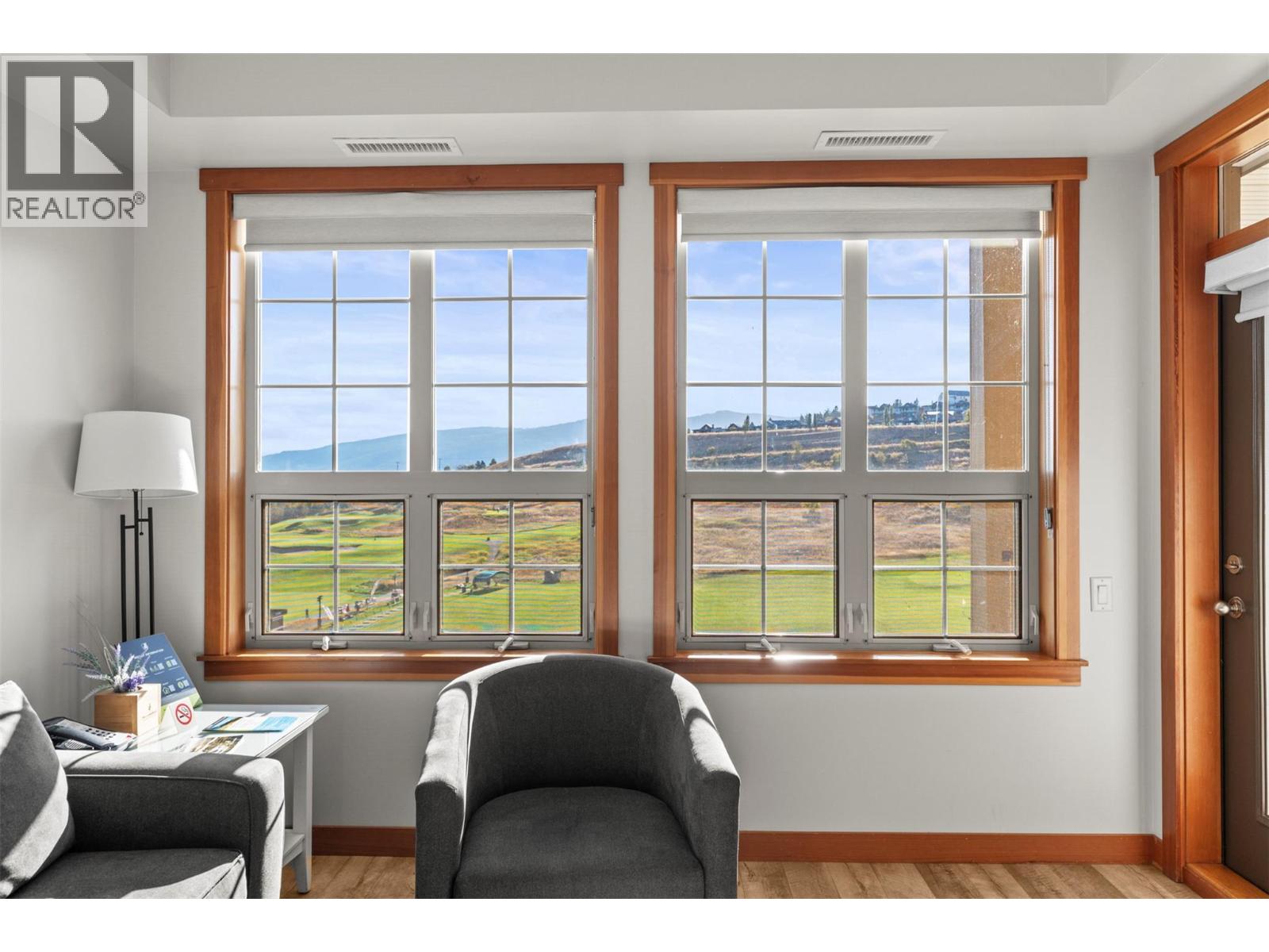 105 Village Centre Court Unit# 324, Vernon