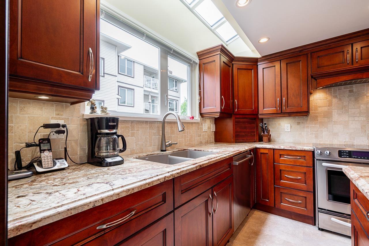 305 15367 BUENA VISTA AVENUE, White Rock