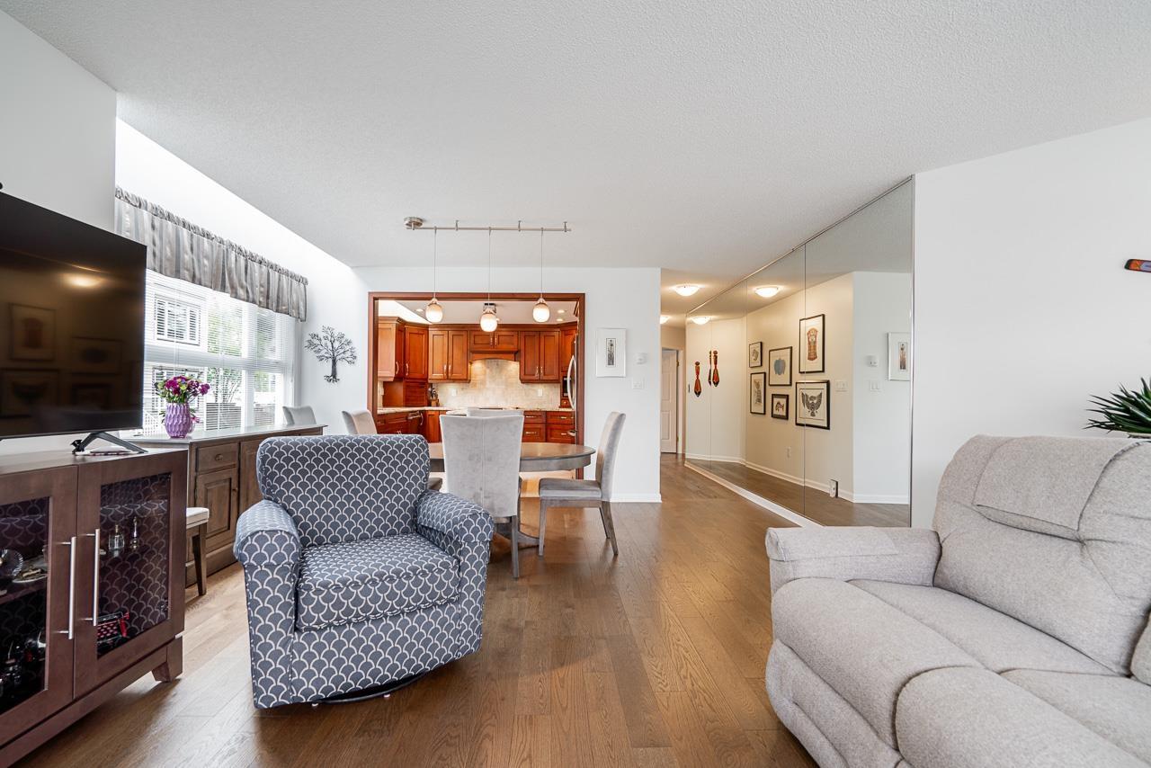 305 15367 BUENA VISTA AVENUE, White Rock