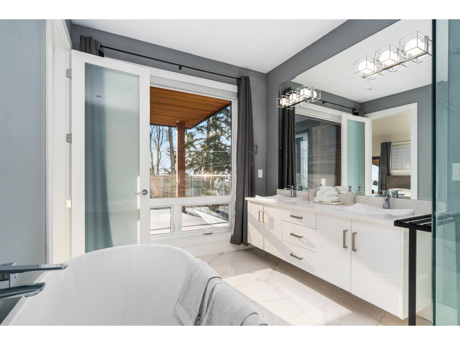 14857 BUENA VISTA, White Rock