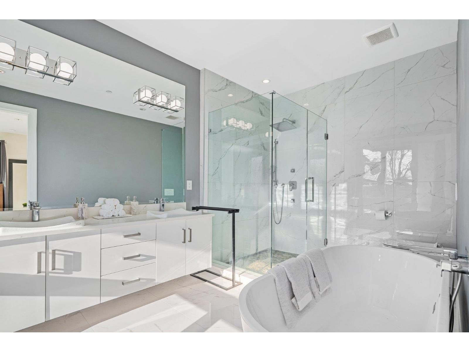 14857 BUENA VISTA, White Rock