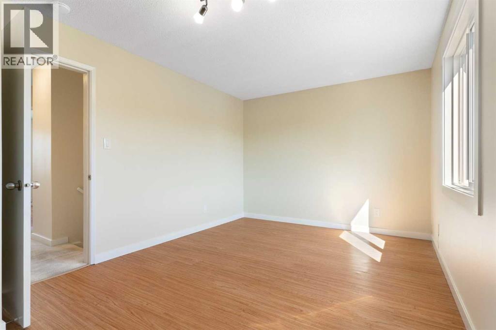 Single Family House for Sale in   Galbraith Drive SW Glamorgan Calgary 