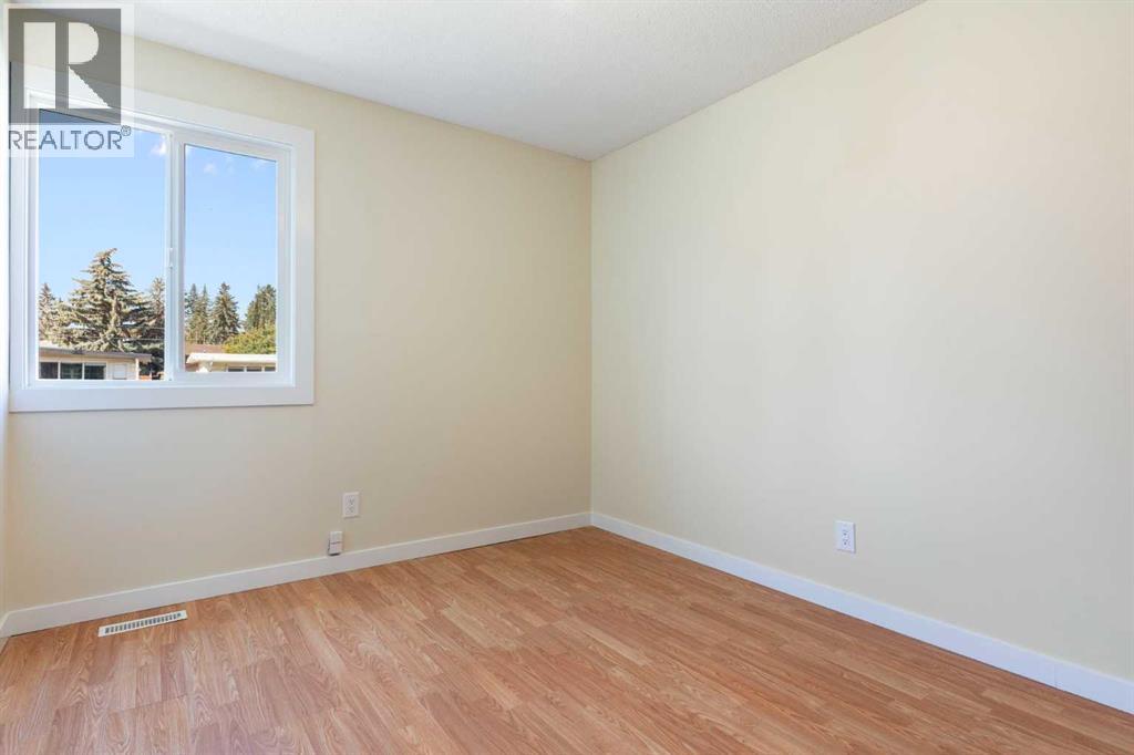 Single Family House for Sale in   Galbraith Drive SW Glamorgan Calgary 