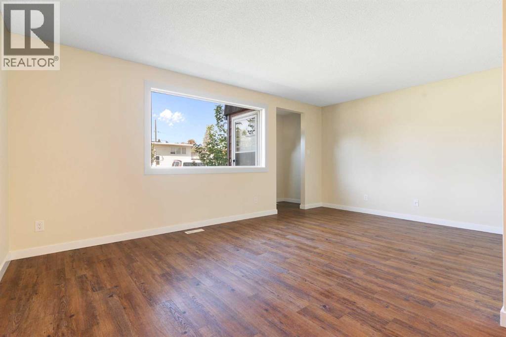 Single Family House for Sale in   Galbraith Drive SW Glamorgan Calgary 