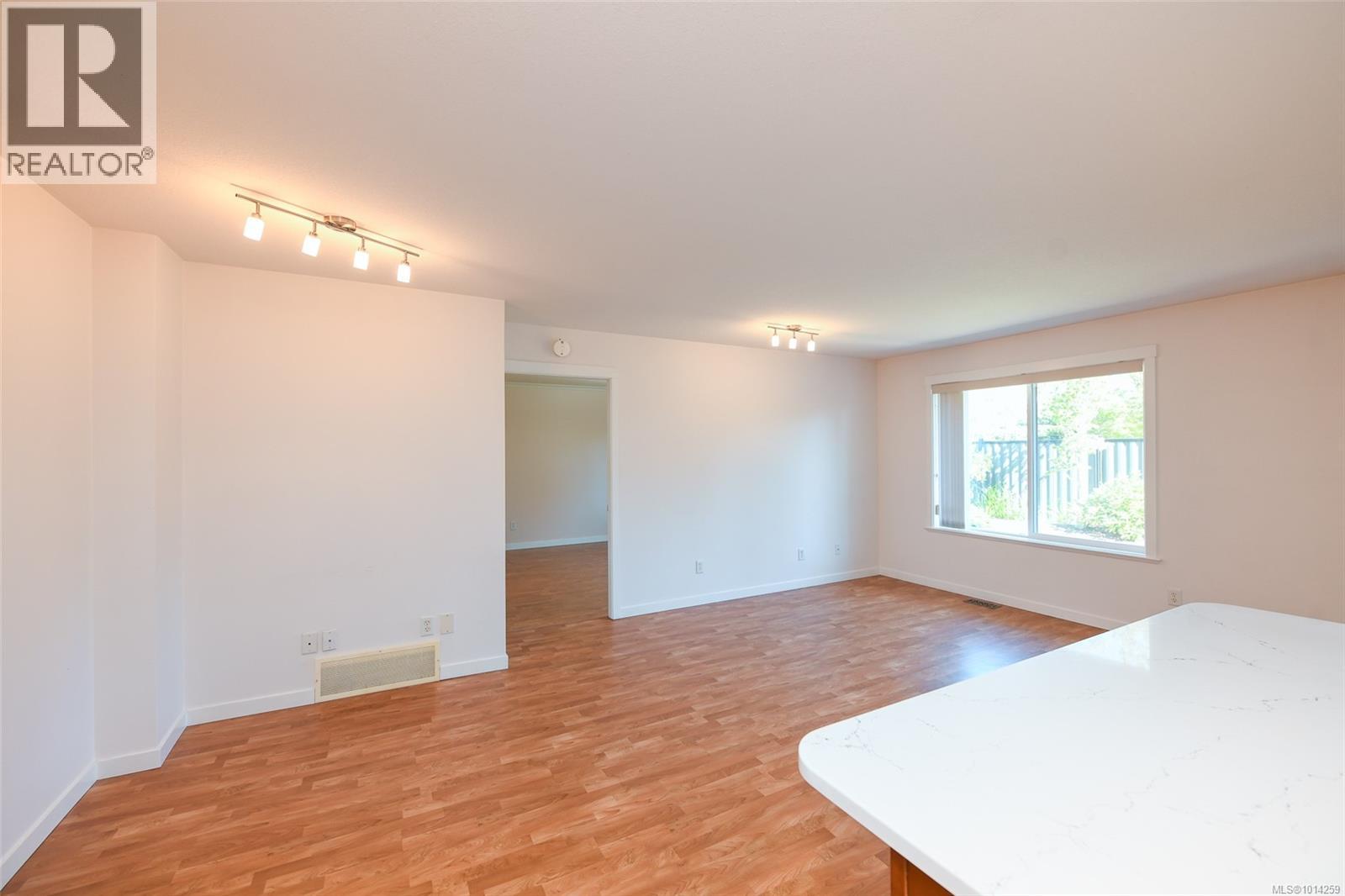 2 1050 8th St, Courtenay