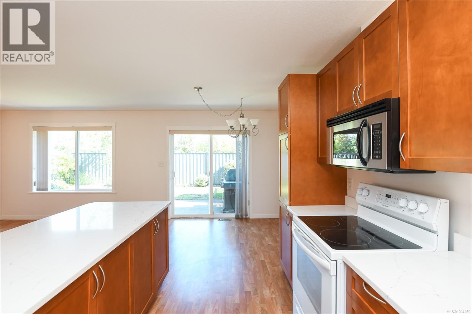 2 1050 8th St, Courtenay