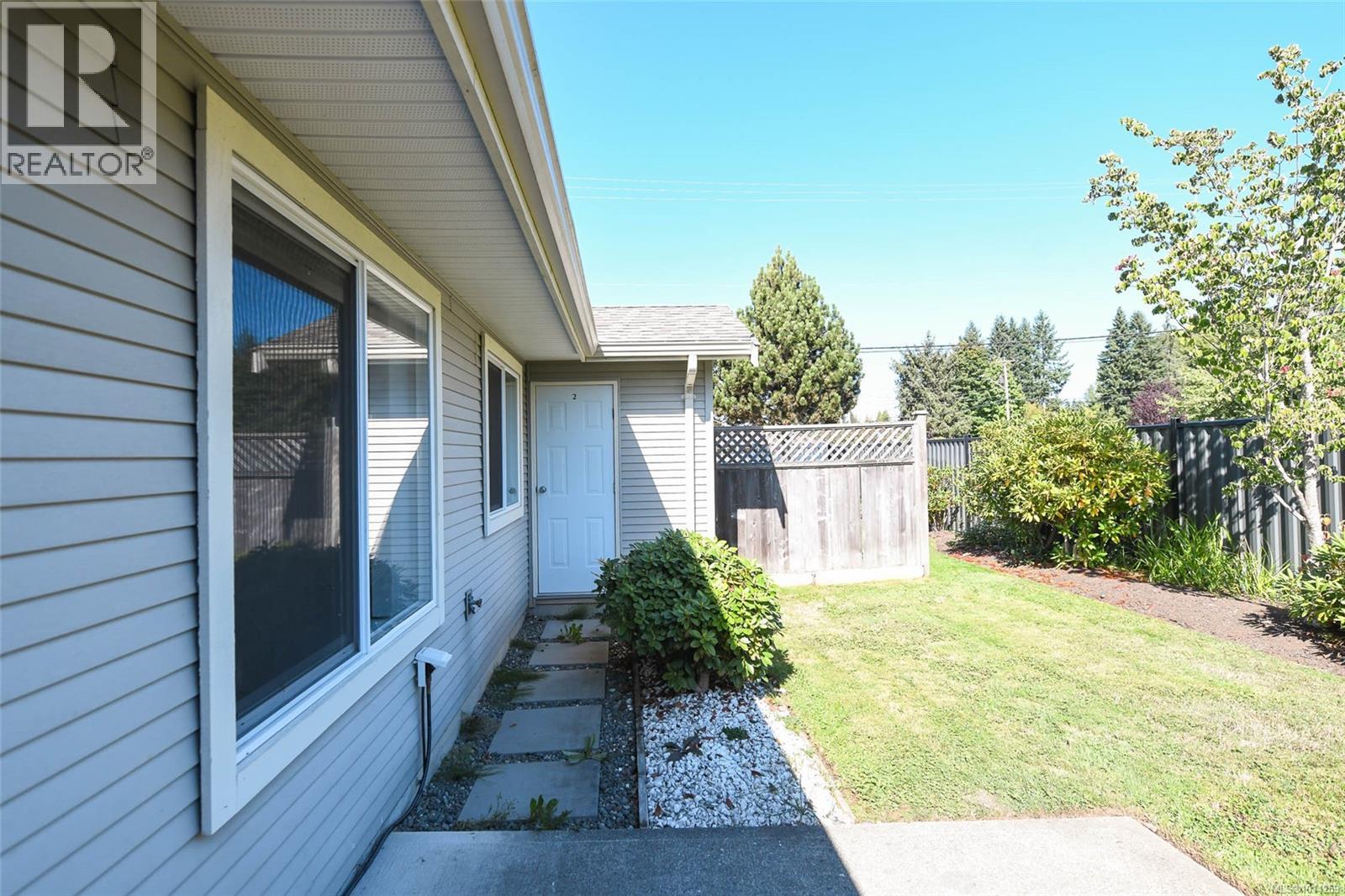 2 1050 8th St, Courtenay