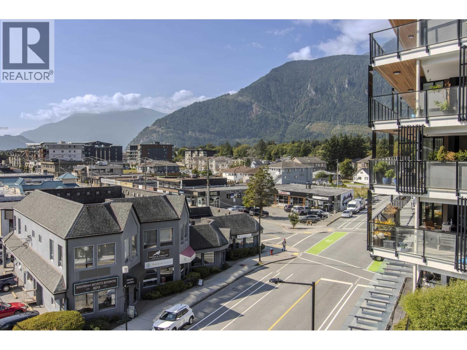 416 1365 PEMBERTON AVENUE, Squamish