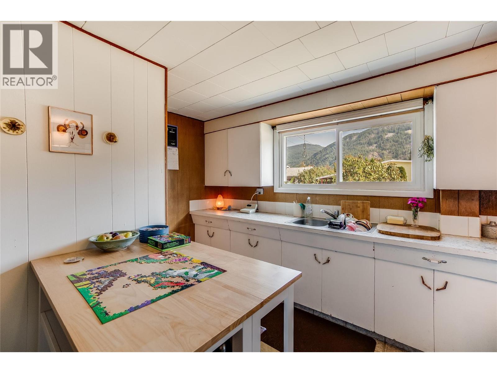 2912 5th Avenue, Castlegar