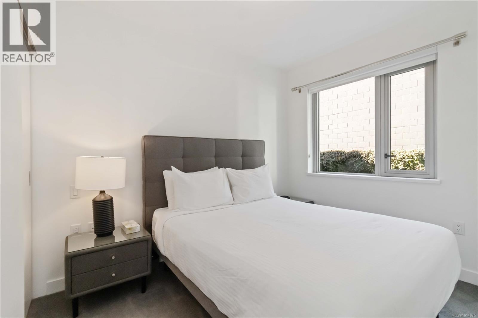 302 838 Broughton Street, Victoria