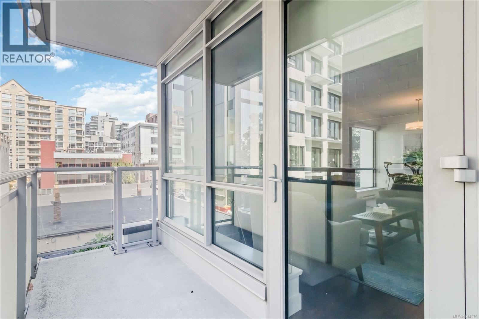 302 838 Broughton Street, Victoria
