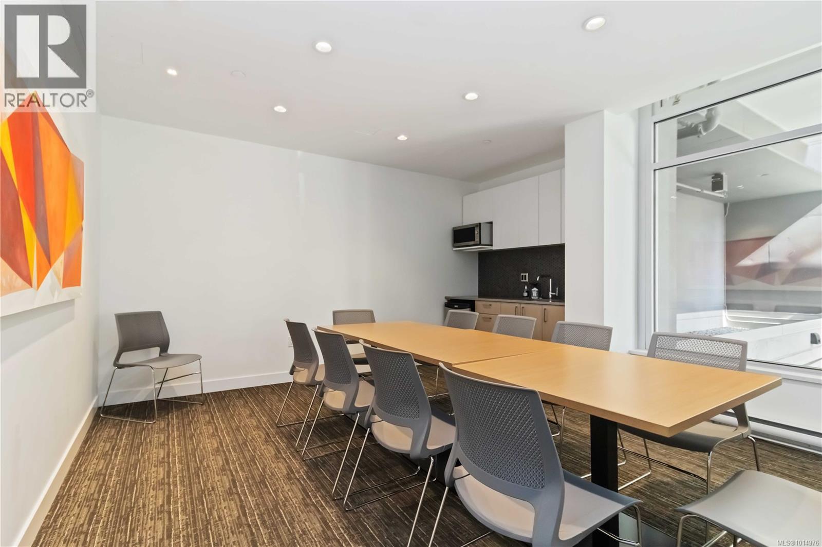 302 838 Broughton Street, Victoria