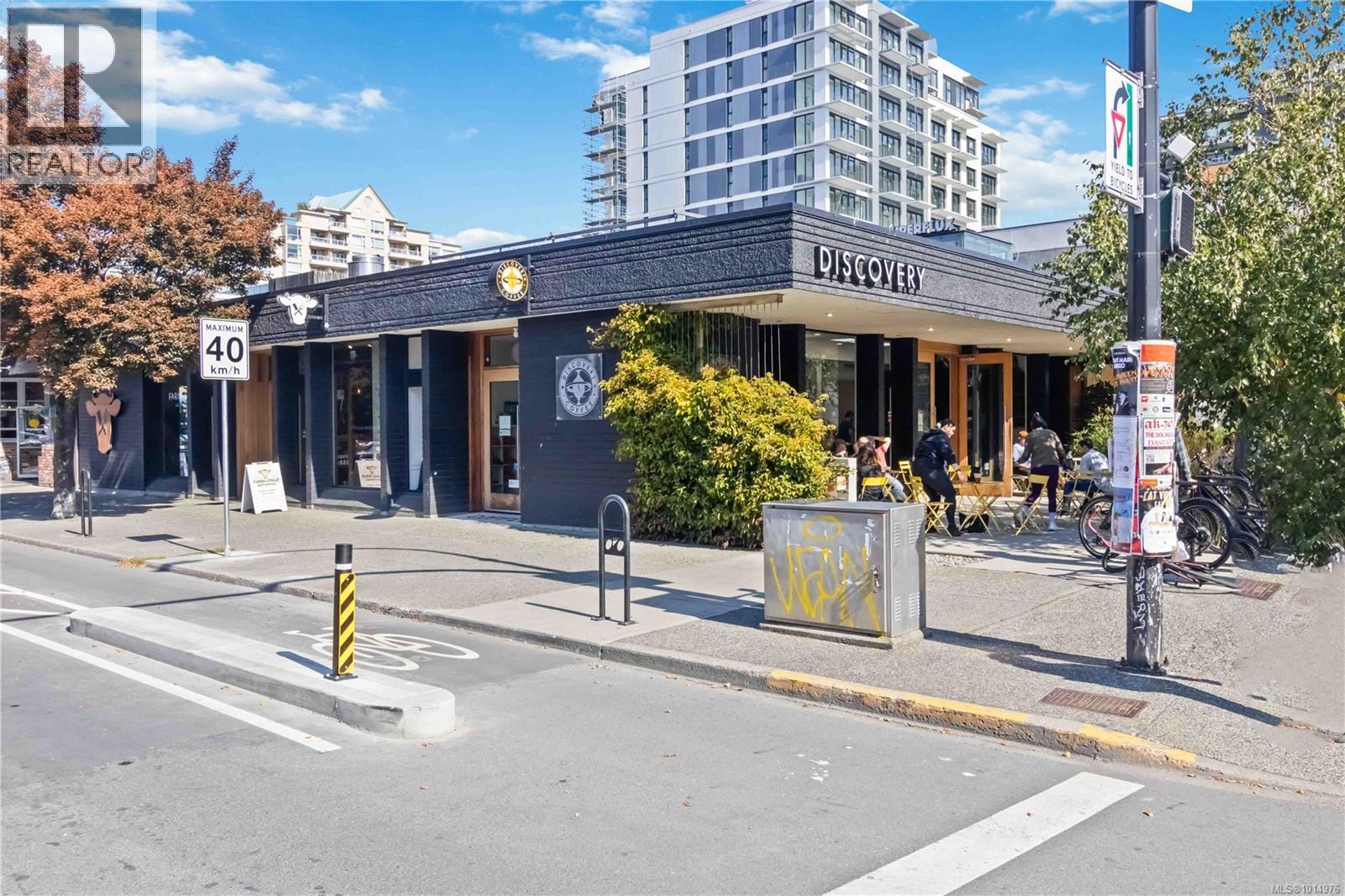 302 838 Broughton Street, Victoria